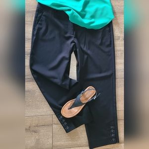 Hardly Worn- THE LIMITED -Black "Drew Fit" Capri Pants, Size 12